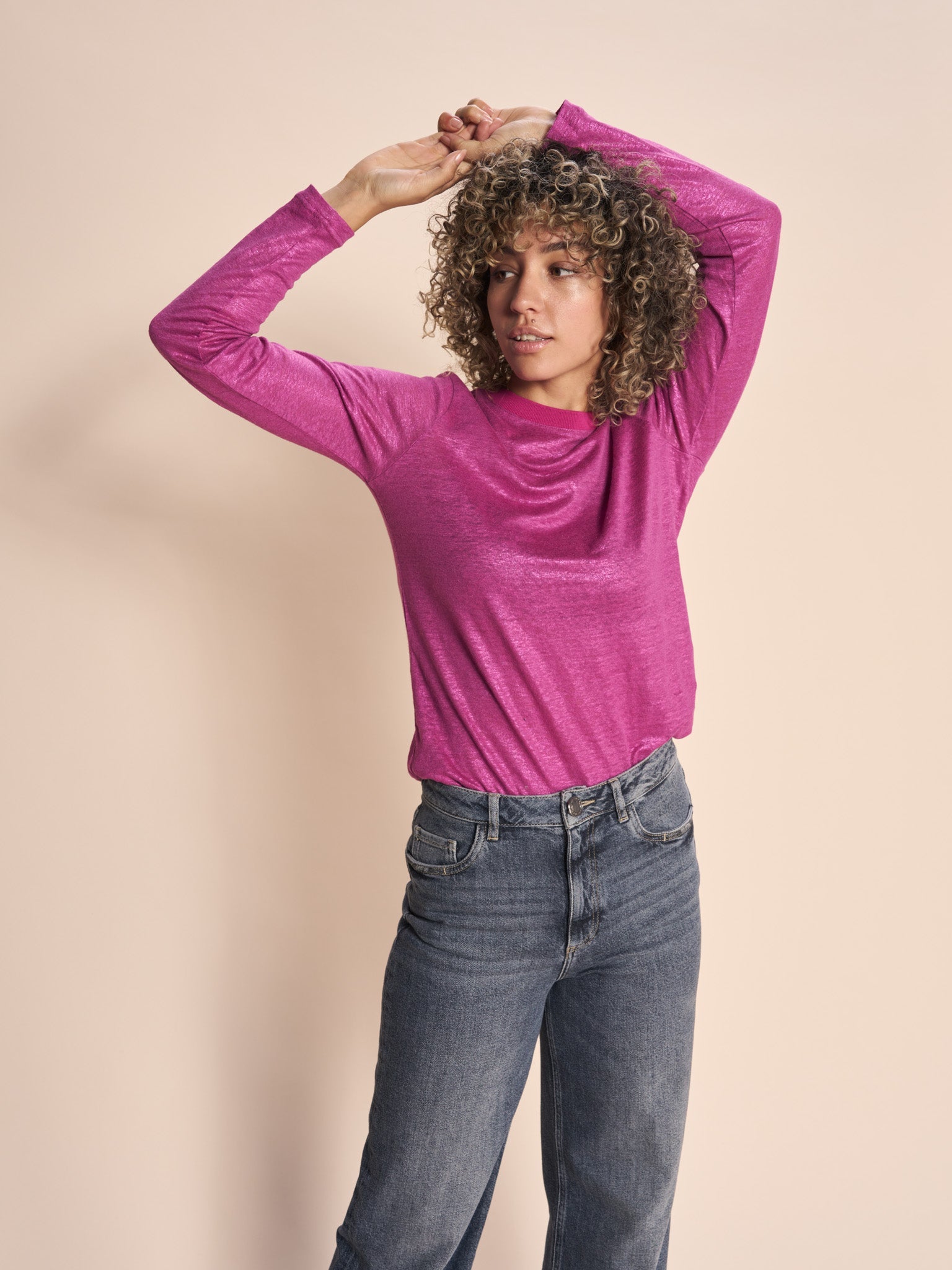 Modelshot / Vivid Viola / Detail